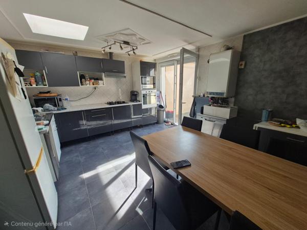 Maison 4 pièces 96 m²  + grande cour – 1er achat / investissement - activité à domicile / télétravail– Roubaix