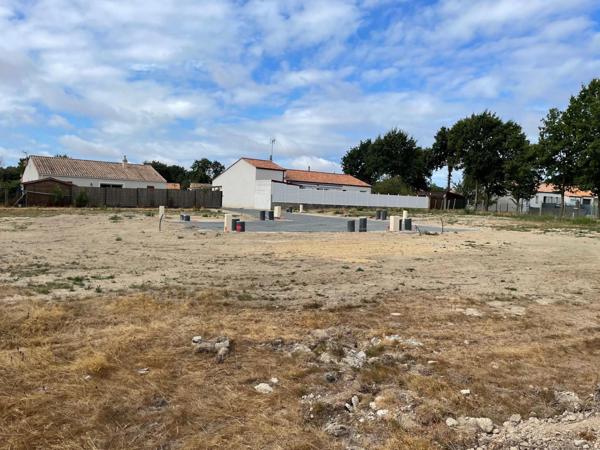 terrain a saint julien des landes