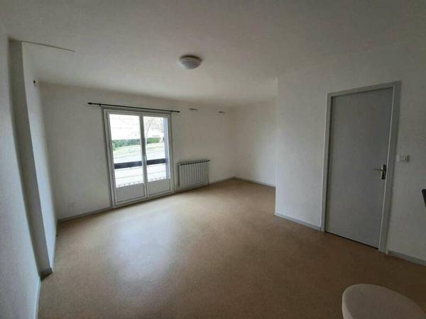 Appartement 1 pièce                                        - 42600 Montbrison Réf : 12718