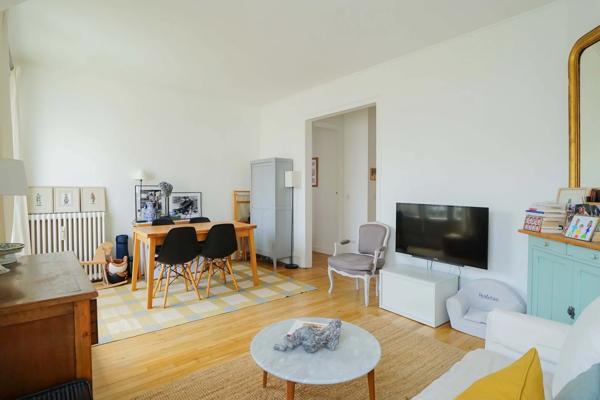 Appartement Paris 17 e - PORTE DE CLICHY / PARC MARTIN LUTHER KING