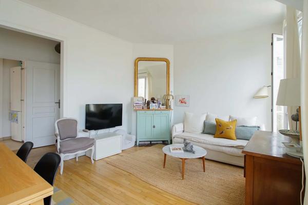 Appartement Paris 17 e - PORTE DE CLICHY / PARC MARTIN LUTHER KING