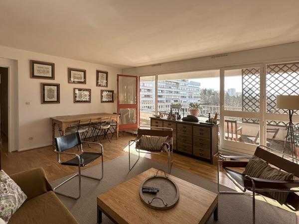 Nanterre (92000) Nanterre Préfecture : Appartement de 5 pièces sur 106,52 m² avec 2 larges balcons et un box fermé