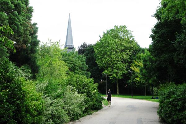 Nanterre (92000) Nanterre Préfecture : Appartement de 5 pièces sur 106,52 m² avec 2 larges balcons et un box fermé