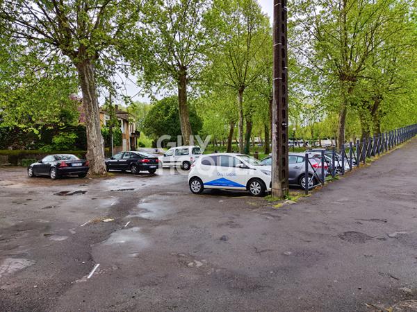 Local commercial de 53 m2 situé au centre ville d'Aire sur l'Adour