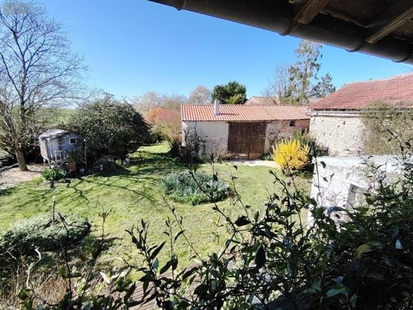 Maison à vendre à Mirebeau dans la Vienne (86110), ref : 018/1023