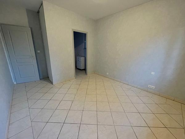 Maison T4 de 118m² avec garage et jardin à L'Isle-Jourdain