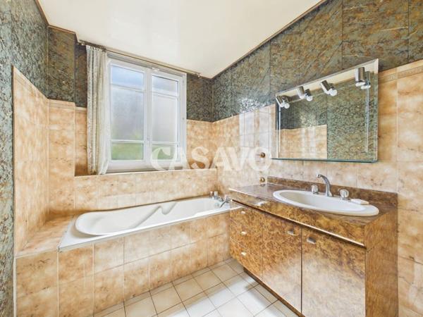 Vente Maison 5 pièces de 155m² - 94120 Fontenay-sous-Bois