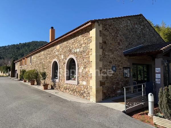 ANDUZE (30) Vente fonds commerce restaurant avec murs commerciaux et habitation.