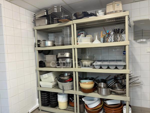 ANDUZE (30) Vente fonds commerce restaurant avec murs commerciaux et habitation.