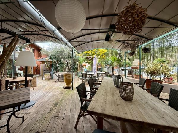 ANDUZE (30) Vente fonds commerce restaurant avec murs commerciaux et habitation.