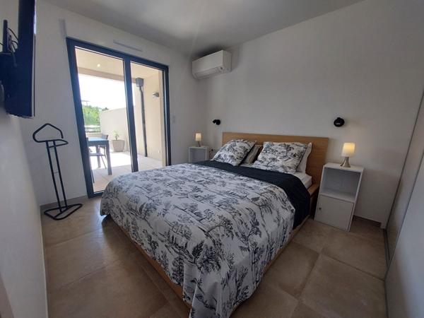 SUPERBE T2 NEUF AVEC TERRASSE EXCEPTIONNELLE À AGOSTA PLAGE