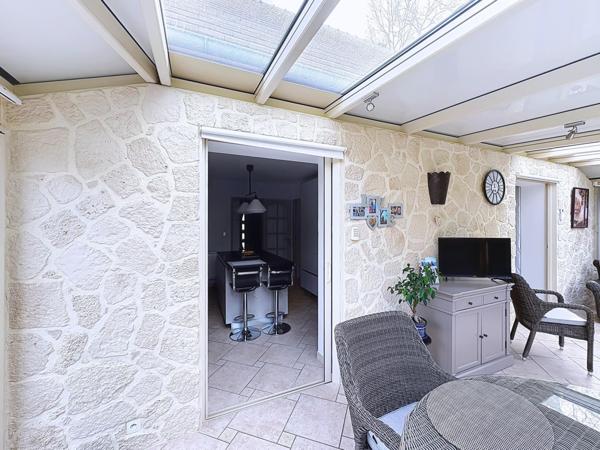 très jolie maison traditionnelle idéalement située