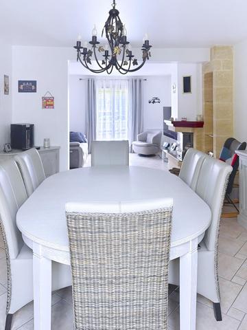 très jolie maison traditionnelle idéalement située