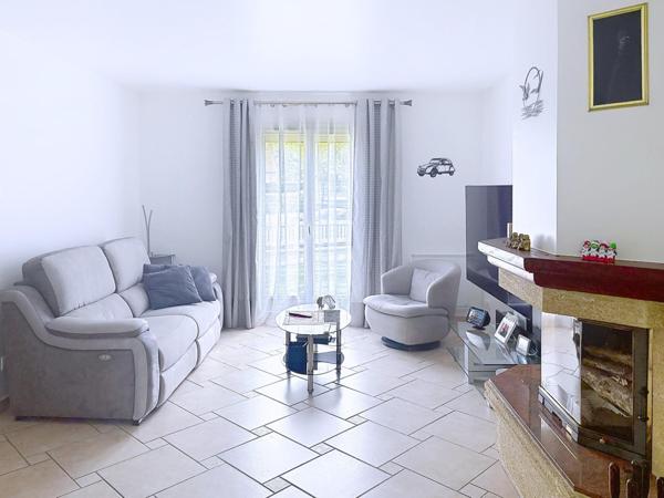 très jolie maison traditionnelle idéalement située