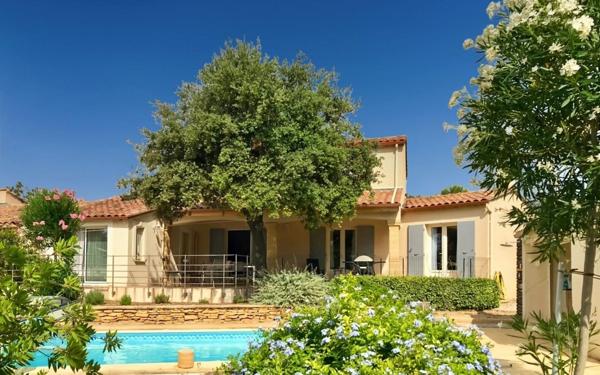 Maison à vendre    5 pièces •  Castillon-du-Gard