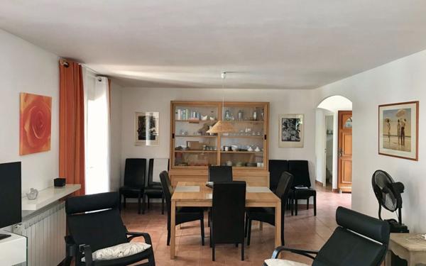 Maison à vendre    5 pièces •  Castillon-du-Gard