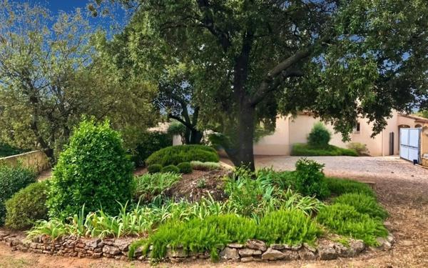 Maison à vendre    5 pièces •  Castillon-du-Gard