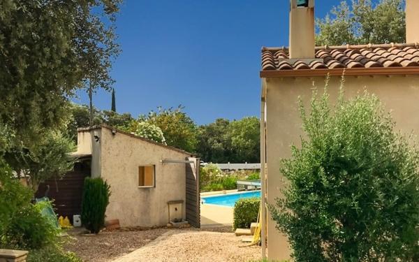 Maison à vendre    5 pièces •  Castillon-du-Gard