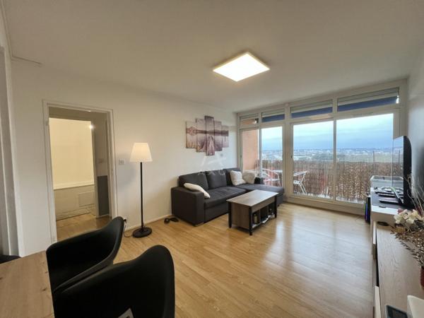 Appartement avec balcon T2 refait à neuf vue panoramique