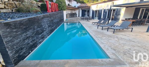 Maison d’architecte 8 pièces de 230 m² à Mallemort (13370)