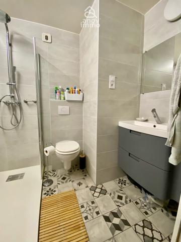 Appartement
                                                                                                                                                                                                                                                                                                                        5 pièce(s)                                                                                                                                                                                                          4 chambre(s)                                                                                                                                                                                                          130  m²