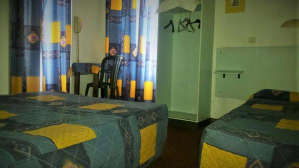 Dpt Hautes Pyrénées (65), à vendre LOURDES Hôtel - Restaurant