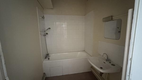 Saint-Étienne (42100) Exclusivité Plateau de 58m2 pour investisseur (projet possible)