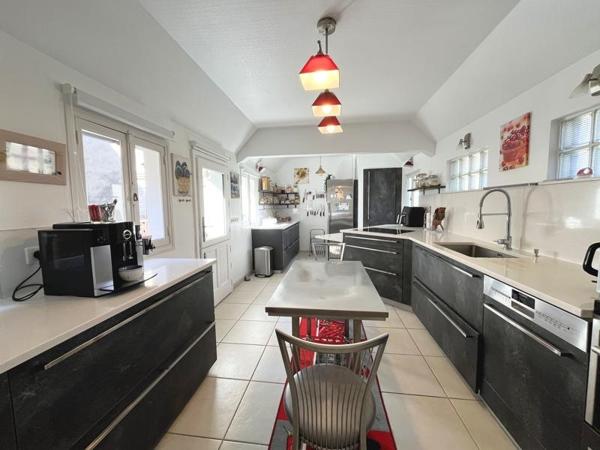 Maison à vendre 585 000 € Bourges 11 p 340 m² DPE D
