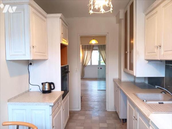 QUARTIER MAIRIE GRAND APPARTEMENT F4 AVEC CAVE ET PARKING