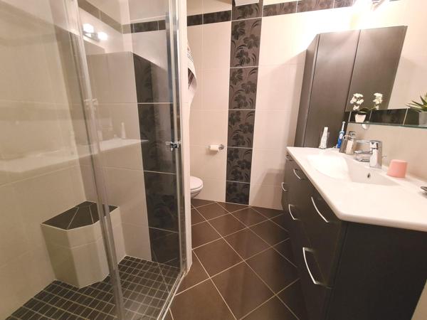 À vendre - Maison individuelle, 10 pièces située à Saint-Avertin (37550)