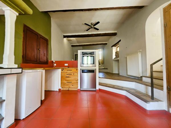 Cucuron (84160) Investissement ou résidence principale – Maison et studio indépendant à Cucuron