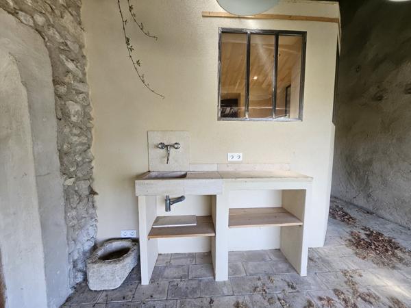 Cucuron (84160) Investissement ou résidence principale – Maison et studio indépendant à Cucuron