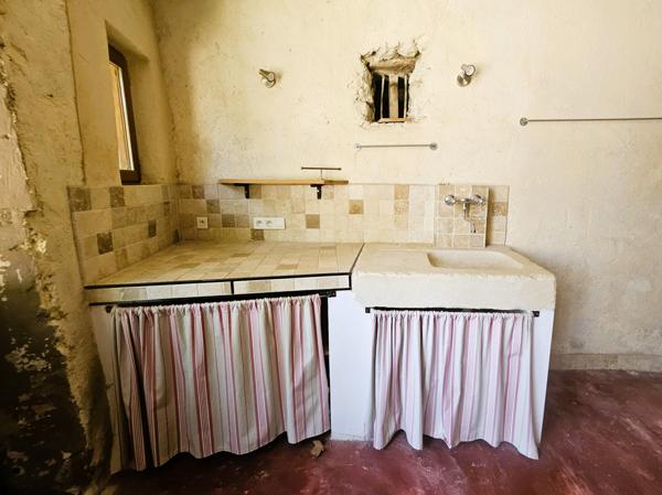 Cucuron (84160) Investissement ou résidence principale – Maison et studio indépendant à Cucuron