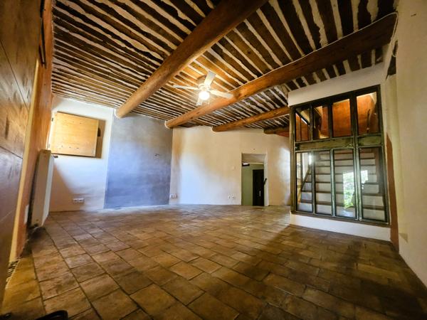 Cucuron (84160) Investissement ou résidence principale – Maison et studio indépendant à Cucuron