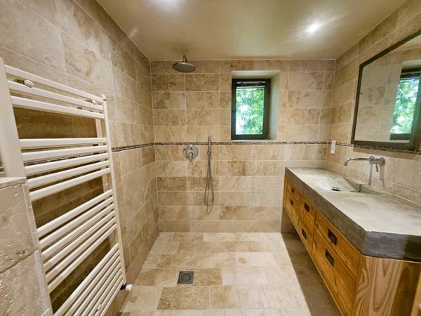 Cucuron (84160) Investissement ou résidence principale – Maison et studio indépendant à Cucuron