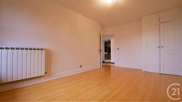 Maison à vendre  6 pièces - 190,45 m2 CORBONOD - 01