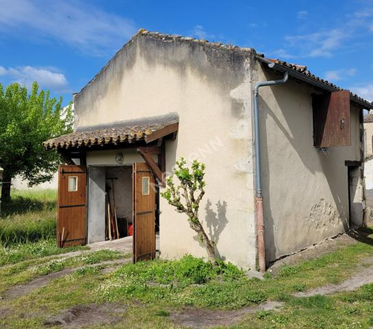 À vendre : maison de ville à Durance, 7 pièces dont 4 chambres, 137 m²