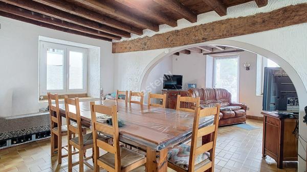 À vendre : maison de ville à Durance, 7 pièces dont 4 chambres, 137 m²