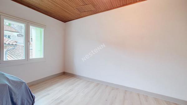 À vendre : maison de ville à Durance, 7 pièces dont 4 chambres, 137 m²