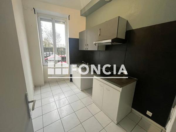 Location Appartement 2 pièces 38.22 m² - 145 RUE DE LA PAPETERIE Corbeil Essonnes 91100