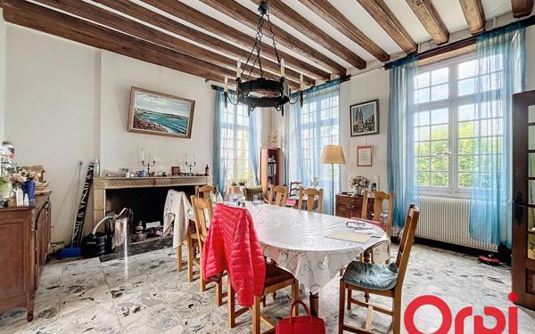 Maison à vendre    9 pièces • 291 m2 Saint-Amand-Montrond