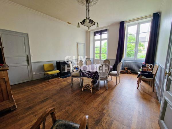 Maison ancienne de 8 pièces à vendre au centre-ville de Château-Gontier-sur-Mayenne