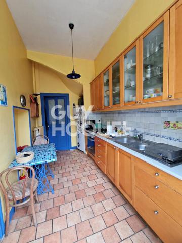 Maison ancienne de 8 pièces à vendre au centre-ville de Château-Gontier-sur-Mayenne