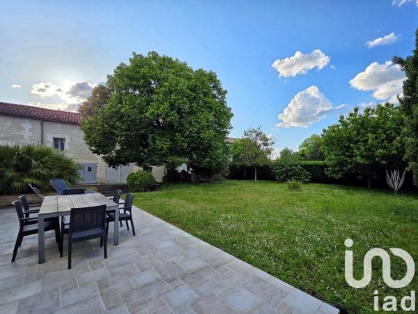 Maison à vendre 12 pièces 380 m² La Couronne