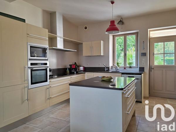 Maison à vendre 12 pièces 380 m² La Couronne