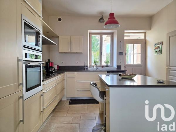 Maison à vendre 12 pièces 380 m² La Couronne