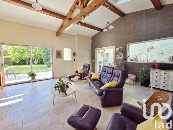 Maison à vendre 12 pièces 380 m² La Couronne