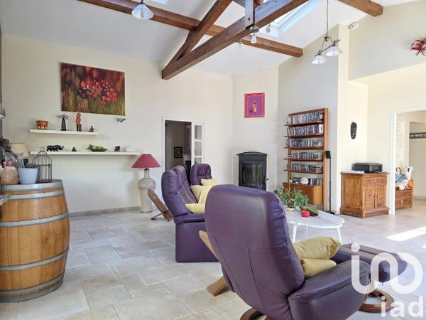 Maison à vendre 12 pièces 380 m² La Couronne