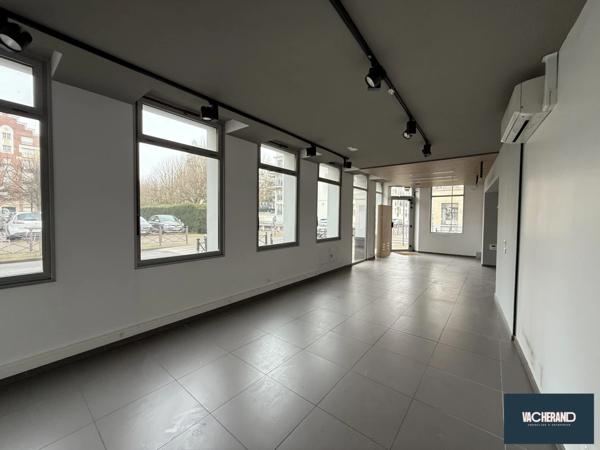 LOCAL COMMERCIAL - 120 M²
