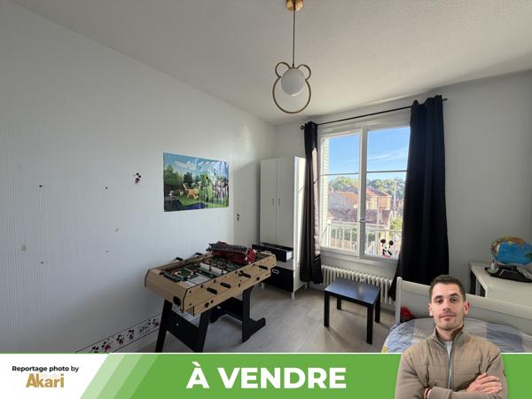 Appartement
         5 pièces
        - 100 m² Exclusivité 137 000 € *